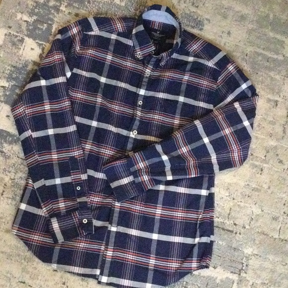 AE classic button up Med - Picture 2 of 4